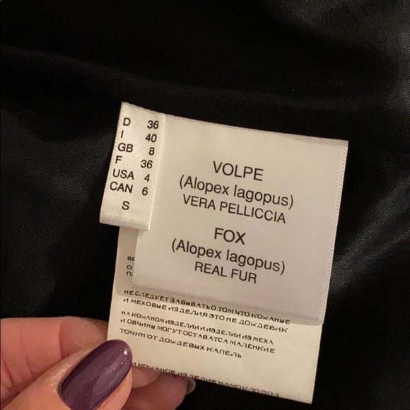 Real Silver Fox fur Vest with beautiful details - Picture 7 of 8